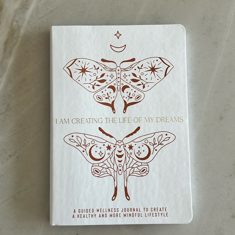 Guided wellness journal to create a healthy and more mindful lifestyle